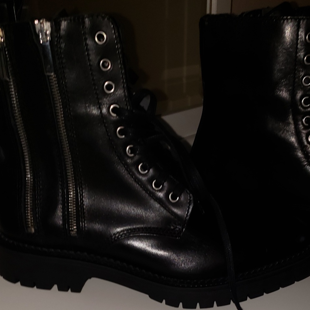 Zara men leather boots size 10 they are brand new